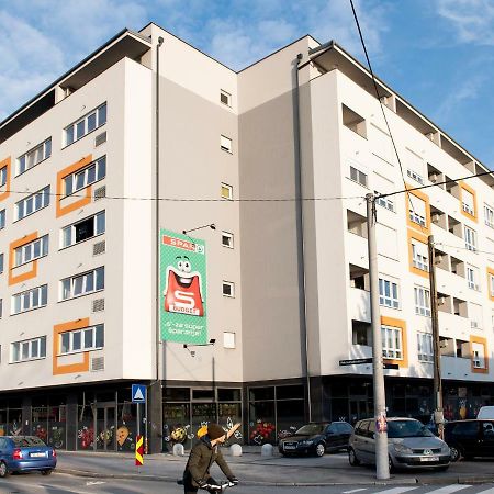 Flexible Selfcheckins 9 - Zagreb - Garage - Electric Vehicle Ccharger - Loggia - New - Apartments Repinc 9 エクステリア 写真